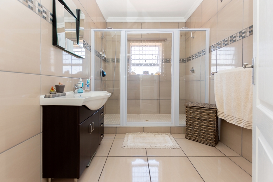 3 Bedroom Property for Sale in Laaiplek Western Cape